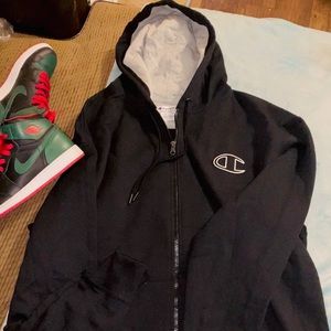 SOLD‼️‼️‼️Men’s champion hoodie XL